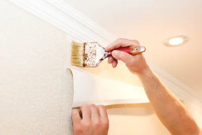 Pose de papier peint à Tournières — revêtements muraux et toiles de verre